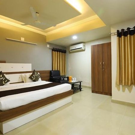 Hotel Loyal Residency Джамнагар Экстерьер фото