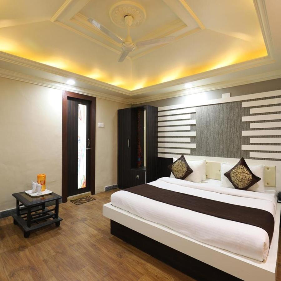 Hotel Loyal Residency Джамнагар Экстерьер фото