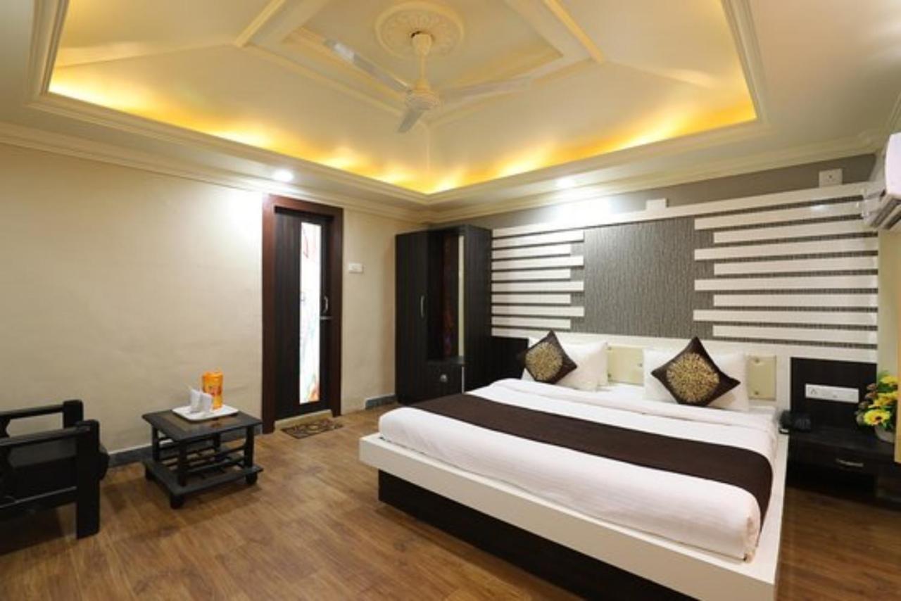 Hotel Loyal Residency Джамнагар Экстерьер фото