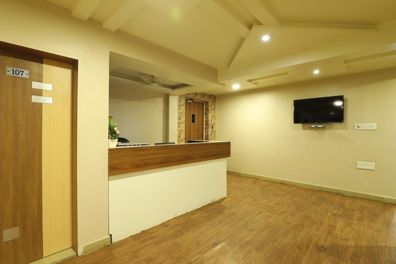 Hotel Loyal Residency Джамнагар Экстерьер фото