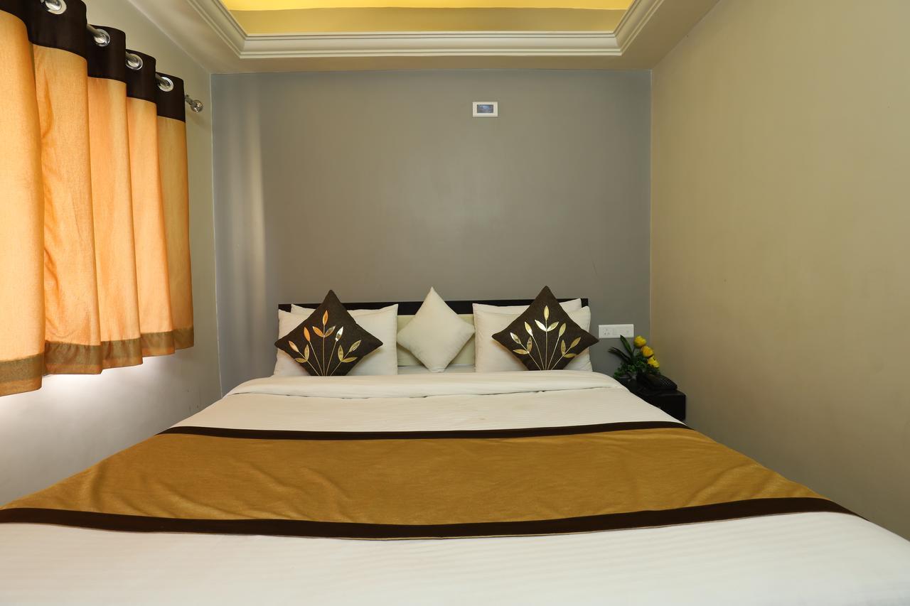 Hotel Loyal Residency Джамнагар Экстерьер фото